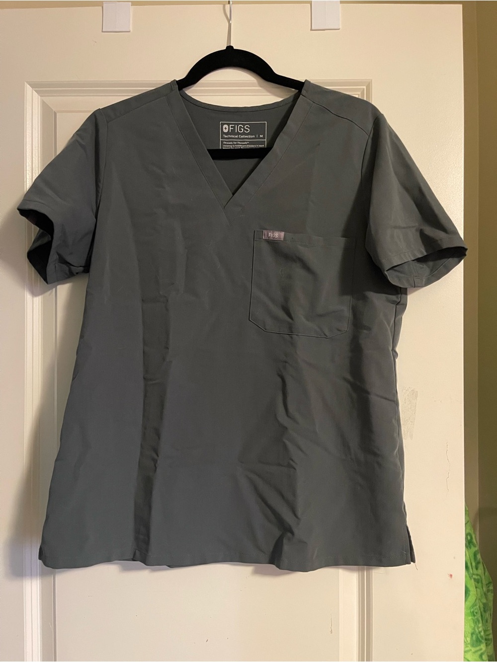 FIGS Catarina One Pocket Scrub Top